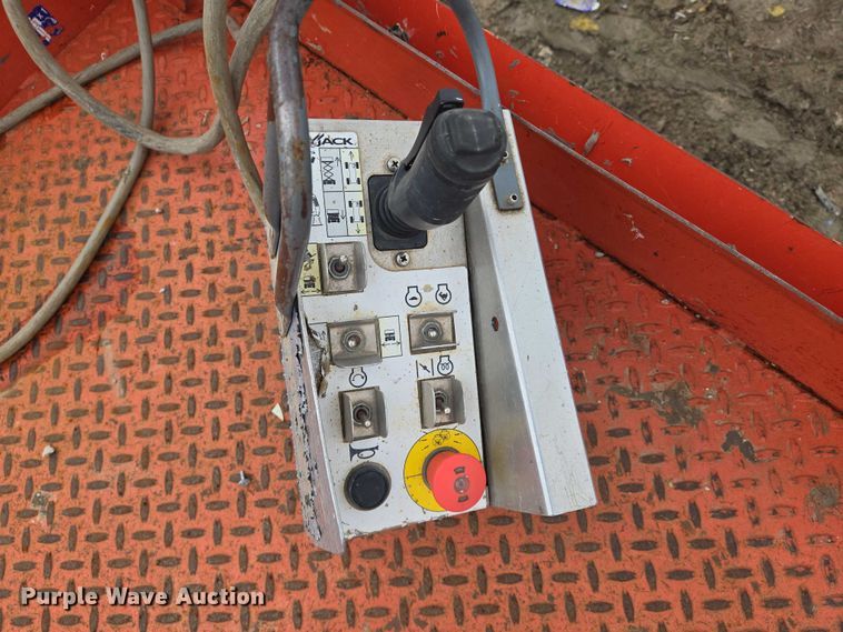 image for item EO0957 2018 Skyjack  SJ 6832RT scissor lift