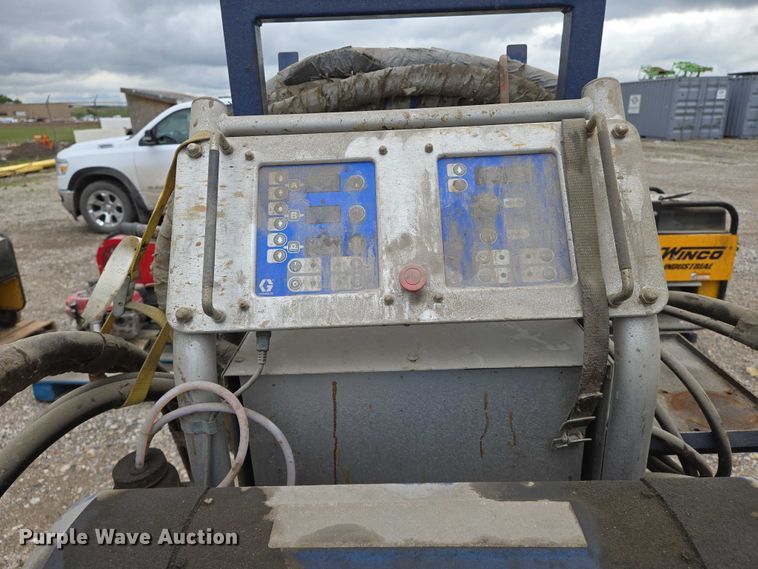 image for item EO0962 Graco  Reactor E-20 adhesive sprayer 