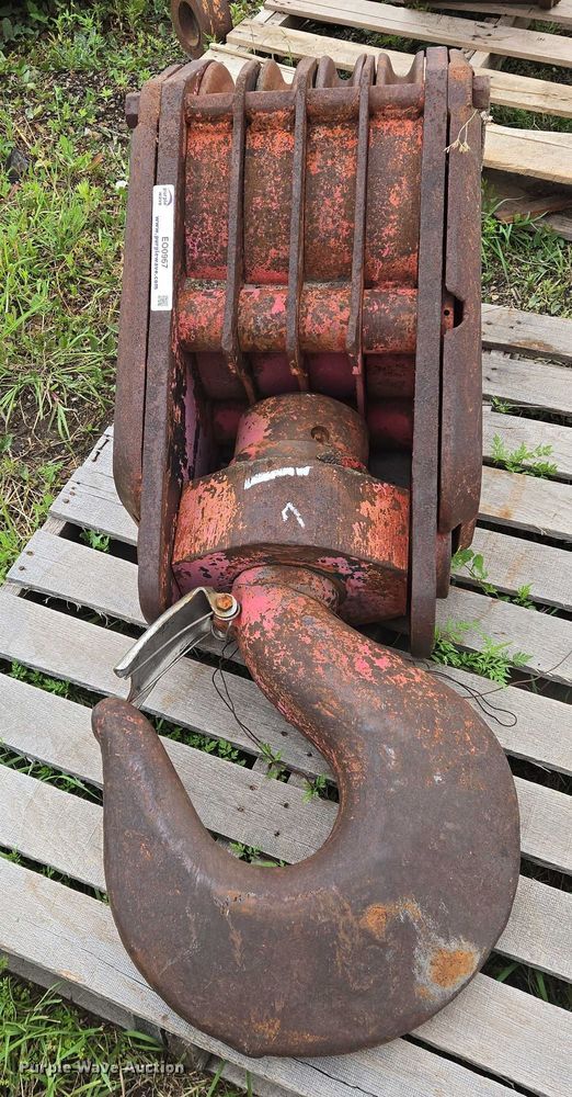 image for item EO0967 Johnson  18B crane block 