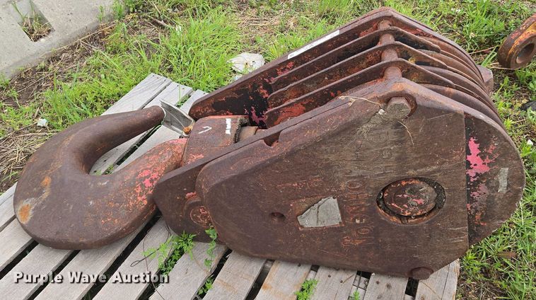 image for item EO0967 Johnson  18B crane block 