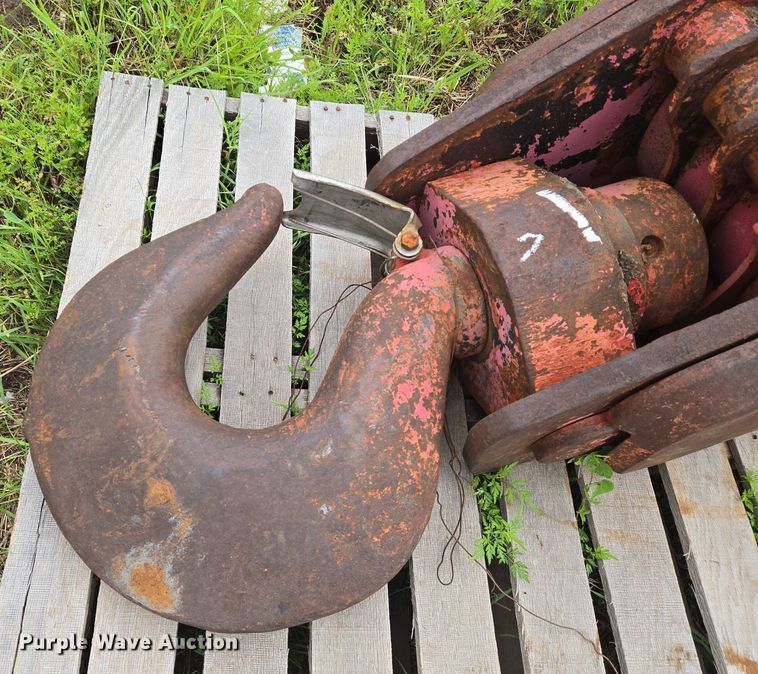 image for item EO0967 Johnson  18B crane block 