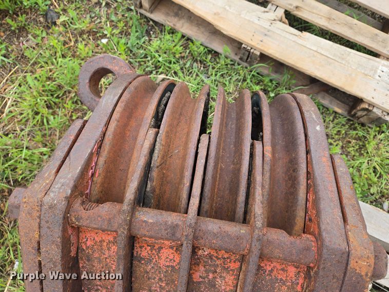 image for item EO0967 Johnson  18B crane block 