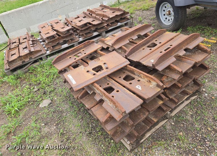 image for item EO0971 Approximately 96 track pads