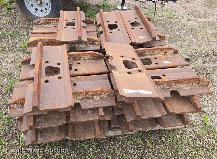 image for item EO0971 Approximately 96 track pads