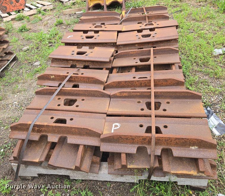 image for item EO0971 Approximately 96 track pads