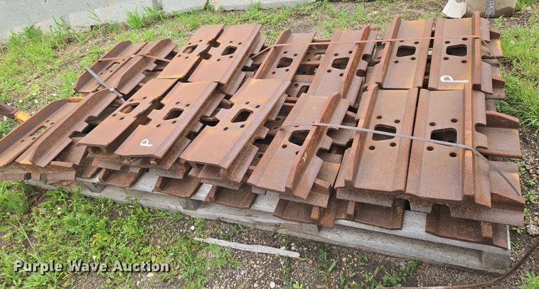 image for item EO0971 Approximately 96 track pads