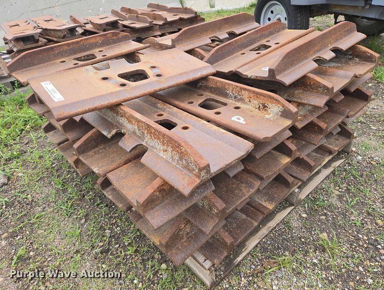 image for item EO0971 Approximately 96 track pads