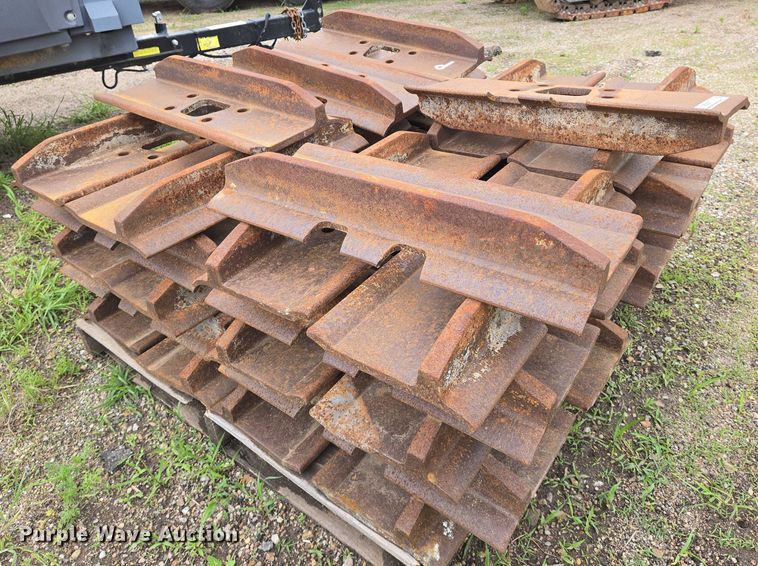 image for item EO0971 Approximately 96 track pads