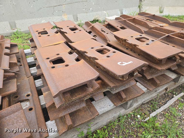 image for item EO0971 Approximately 96 track pads