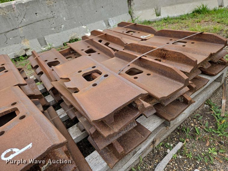 image for item EO0971 Approximately 96 track pads