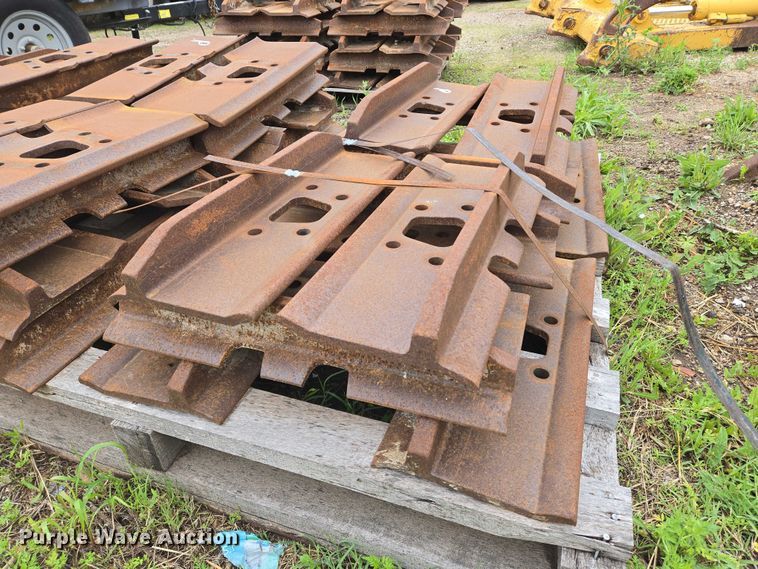 image for item EO0971 Approximately 96 track pads