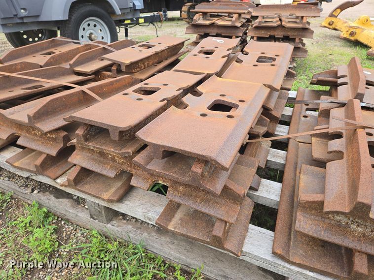 image for item EO0971 Approximately 96 track pads