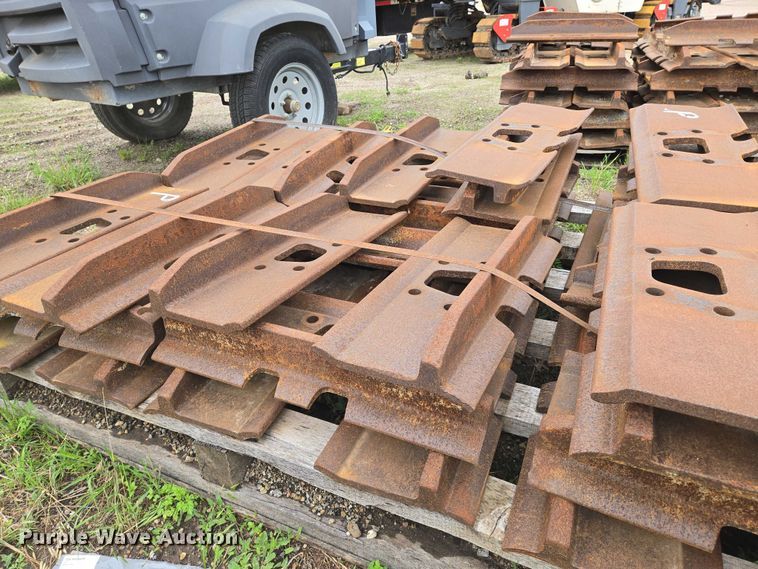 image for item EO0971 Approximately 96 track pads