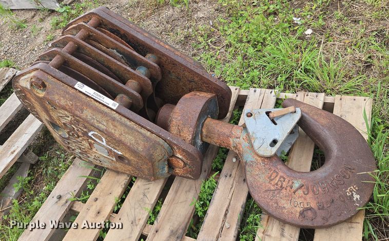 image for item EO0973 Johnson crane block