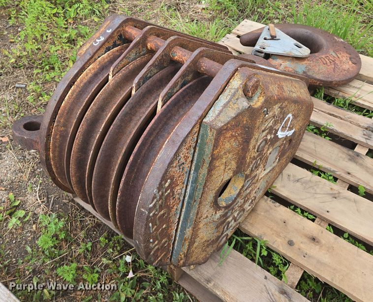 image for item EO0973 Johnson crane block