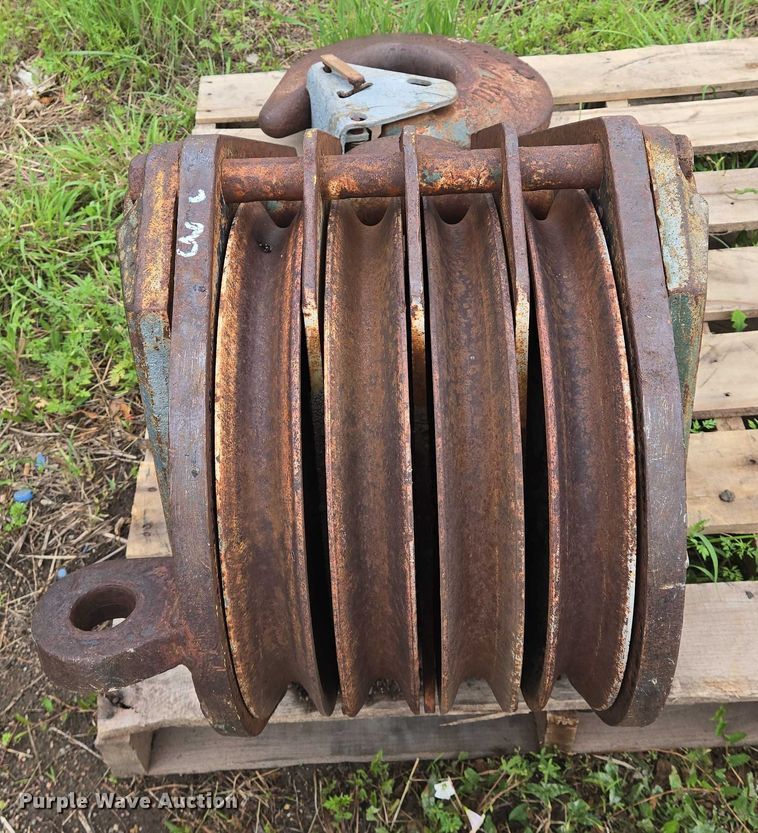 image for item EO0973 Johnson crane block