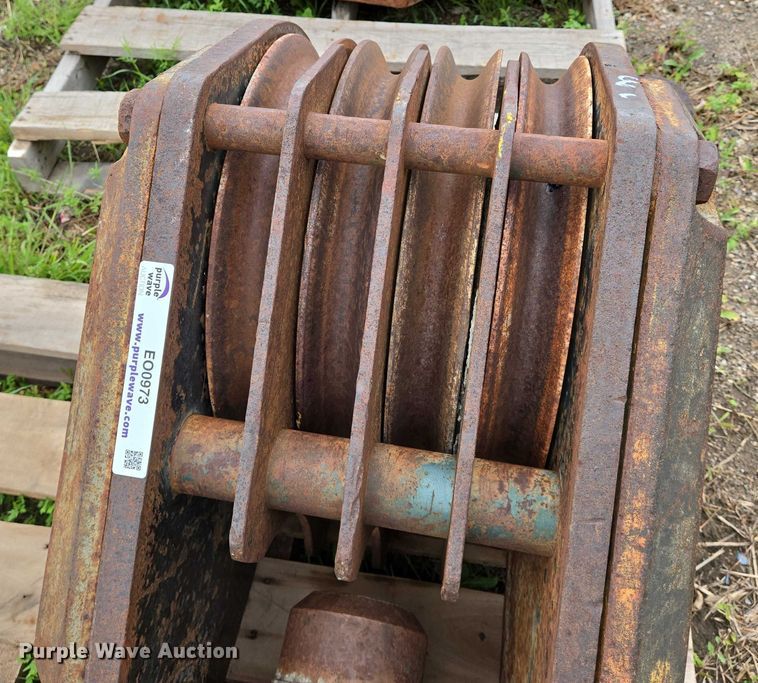 image for item EO0973 Johnson crane block