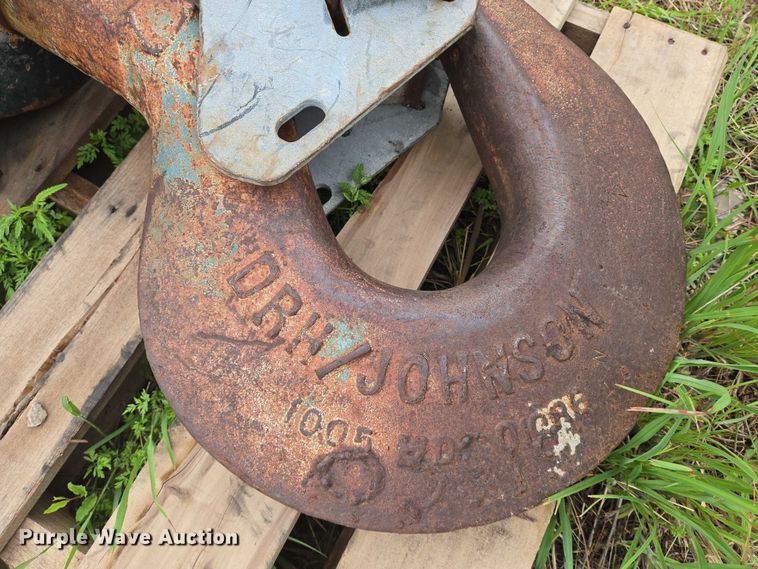 image for item EO0973 Johnson crane block