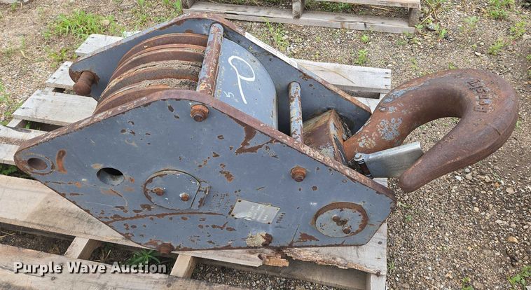 image for item EO0975 Crane block