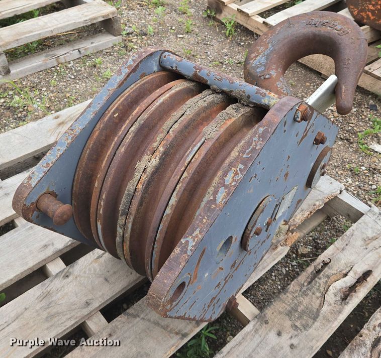 image for item EO0975 Crane block