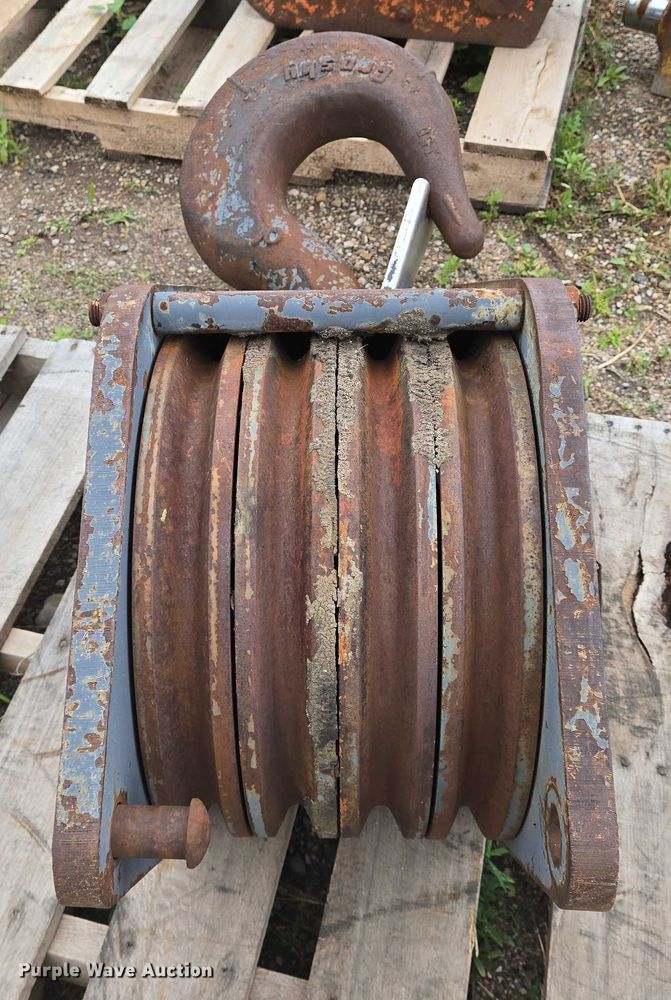 image for item EO0975 Crane block