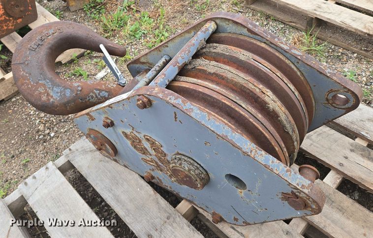 image for item EO0975 Crane block