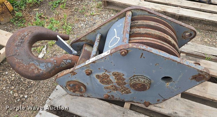 image for item EO0975 Crane block