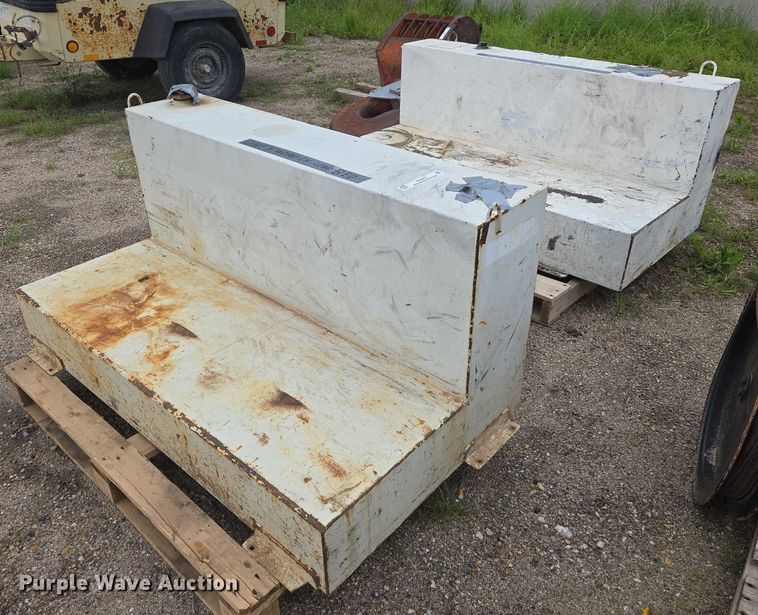 image for item EO0977 (2) auxiliary fuel tanks