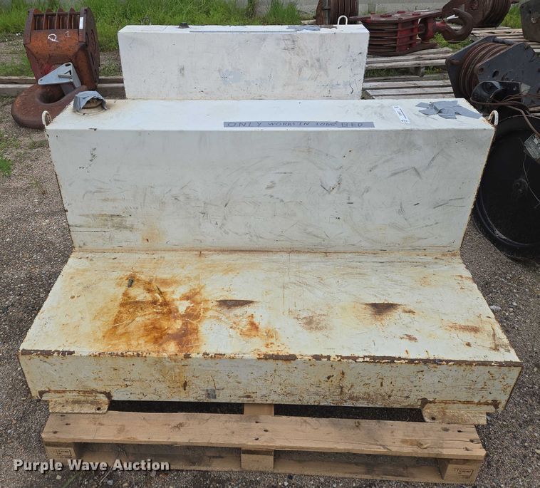 image for item EO0977 (2) auxiliary fuel tanks