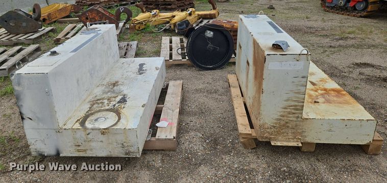 image for item EO0977 (2) auxiliary fuel tanks