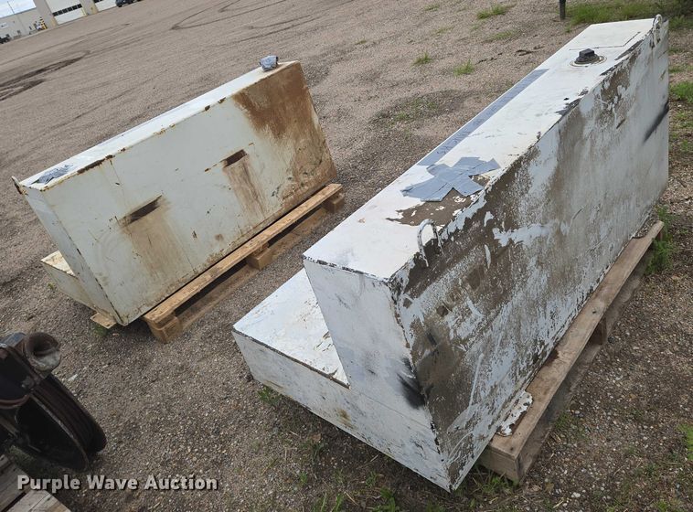 image for item EO0977 (2) auxiliary fuel tanks