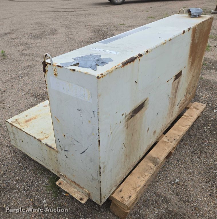 image for item EO0977 (2) auxiliary fuel tanks