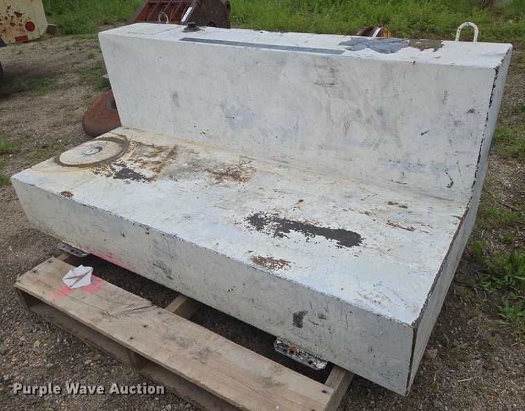 image for item EO0977 (2) auxiliary fuel tanks