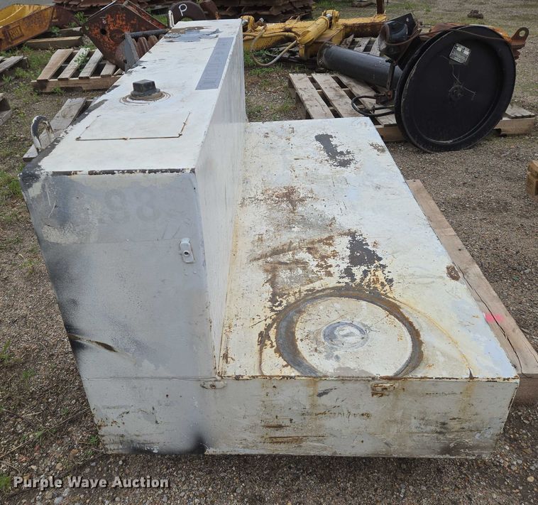 image for item EO0977 (2) auxiliary fuel tanks