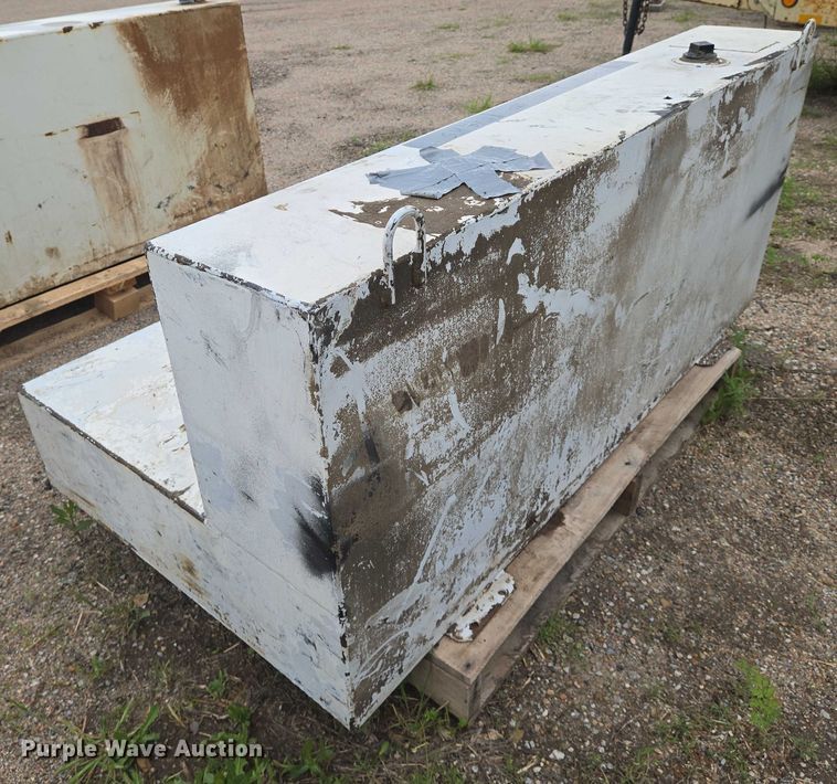 image for item EO0977 (2) auxiliary fuel tanks