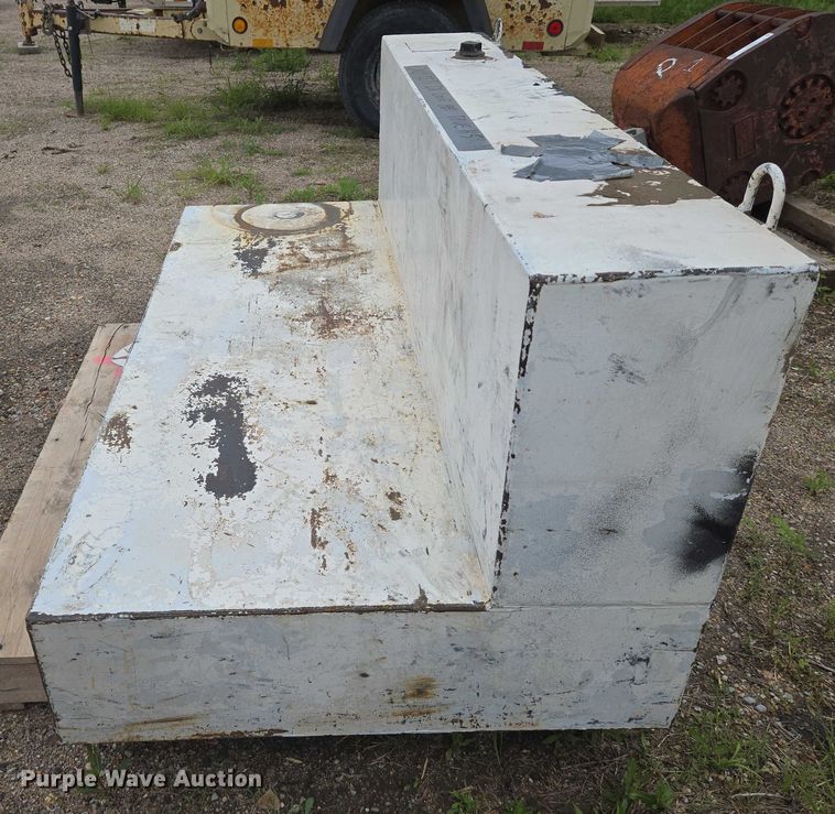 image for item EO0977 (2) auxiliary fuel tanks