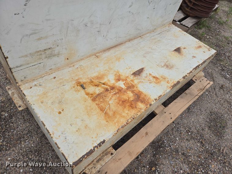 image for item EO0977 (2) auxiliary fuel tanks