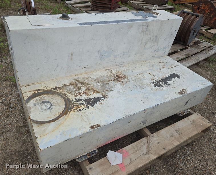 image for item EO0977 (2) auxiliary fuel tanks