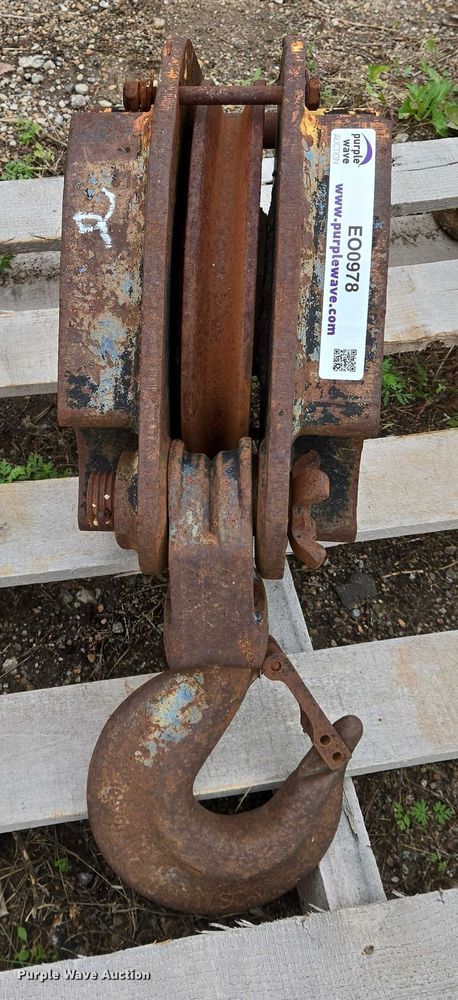 image for item EO0978 Johnson crane block