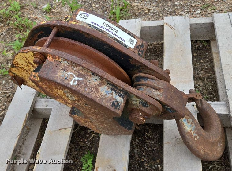 image for item EO0978 Johnson crane block