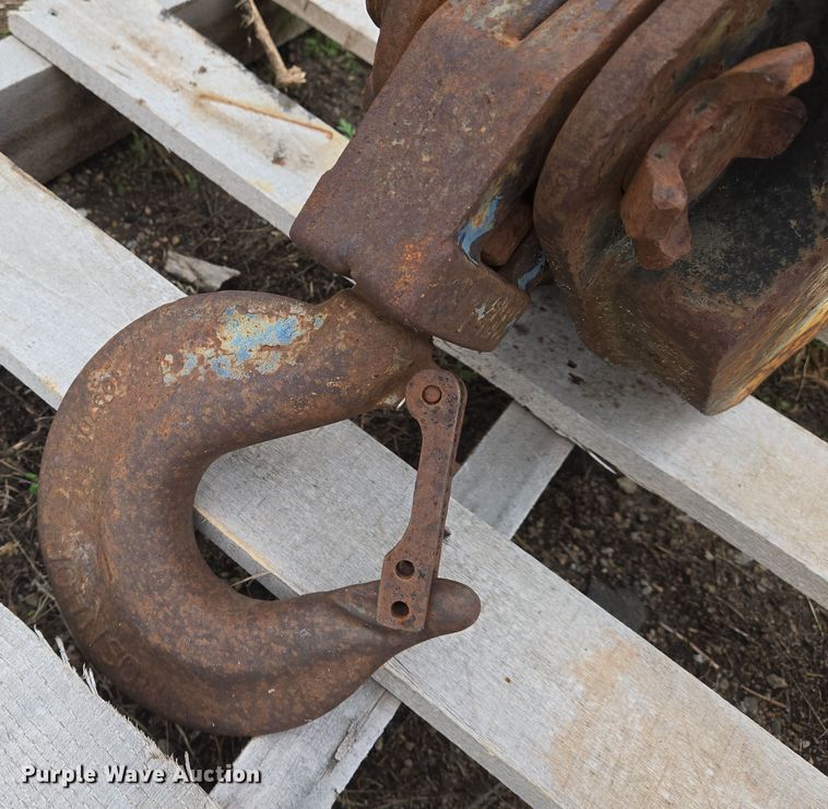 image for item EO0978 Johnson crane block