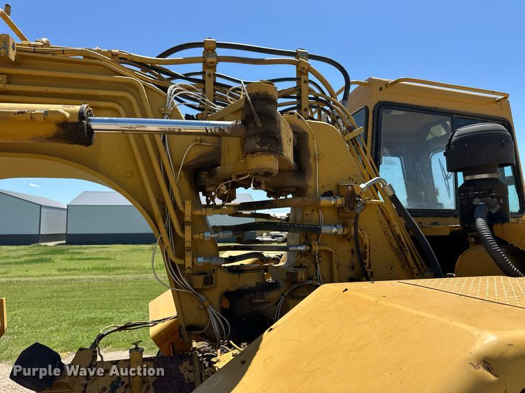 image for item EQ4787 1998 Caterpillar 615C Series II elevating scraper