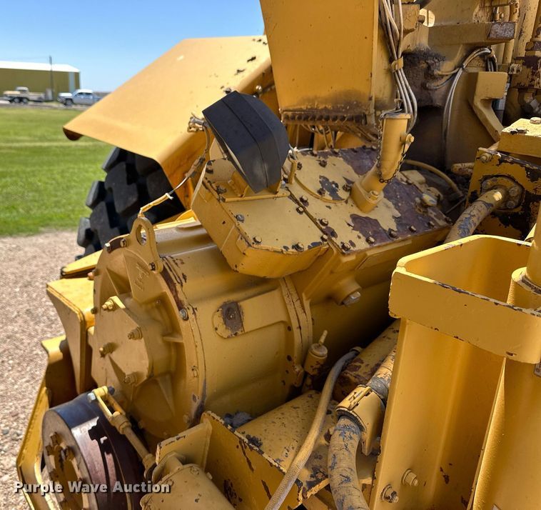 image for item EQ4787 1998 Caterpillar 615C Series II elevating scraper