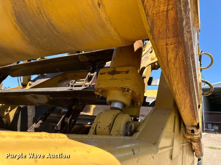 image for item EQ4787 1998 Caterpillar 615C Series II elevating scraper