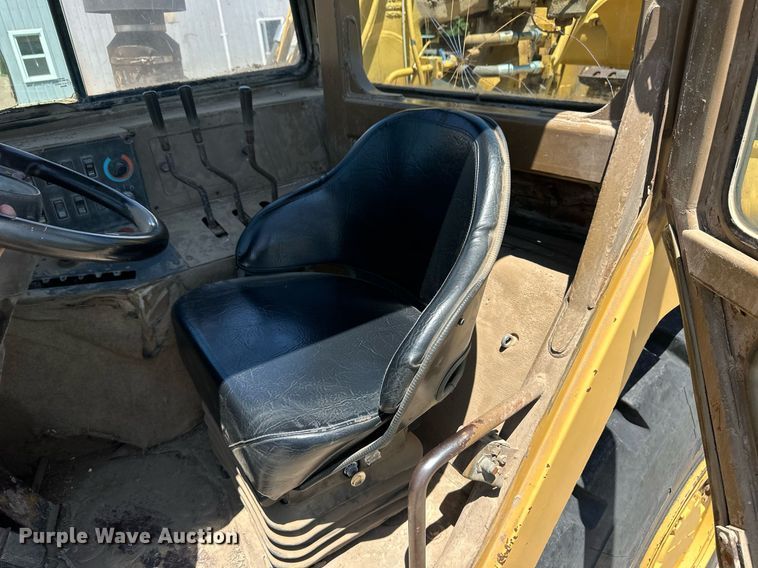 image for item EQ4787 1998 Caterpillar 615C Series II elevating scraper