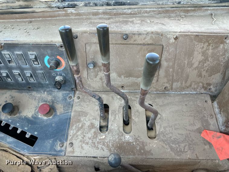 image for item EQ4787 1998 Caterpillar 615C Series II elevating scraper