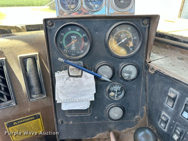 image for item EQ4787 1998 Caterpillar 615C Series II elevating scraper