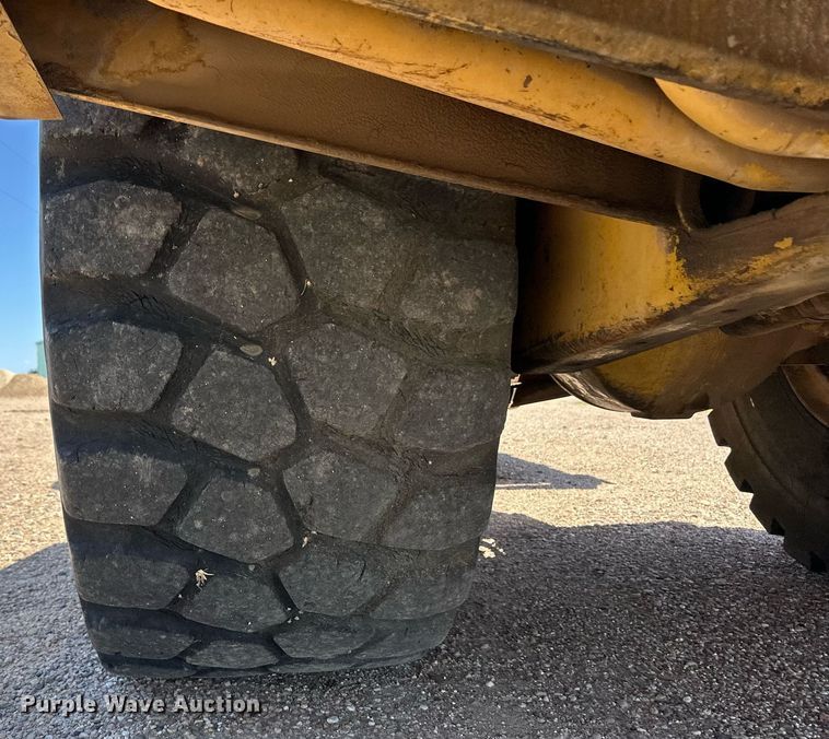 image for item EQ4787 1998 Caterpillar 615C Series II elevating scraper