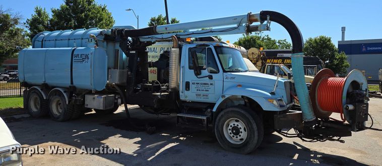 image for item EQ6996 2005 International 7500 sewer jetter truck