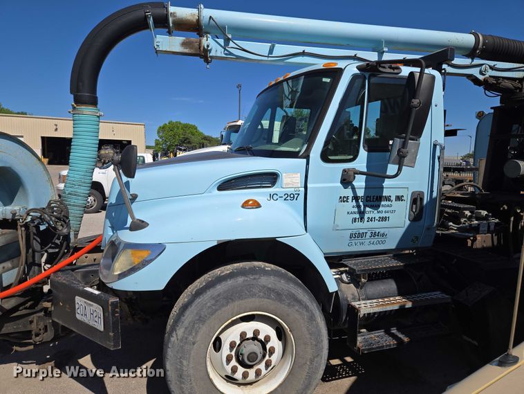 image for item EQ6996 2005 International 7500 sewer jetter truck